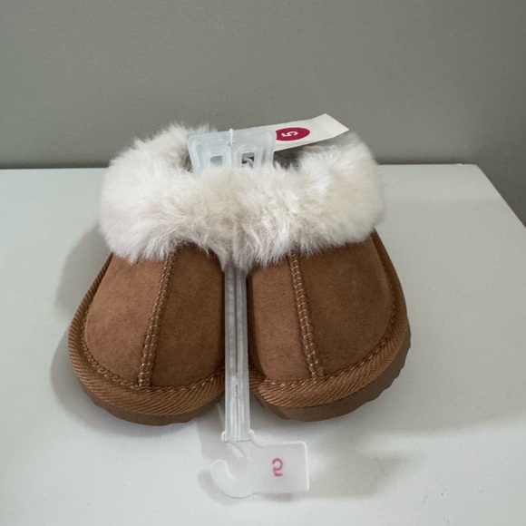 Cat & Jack Piper Faux Fur Cuff Scuff Slipper Boots - Brown - Picture 5 of 7